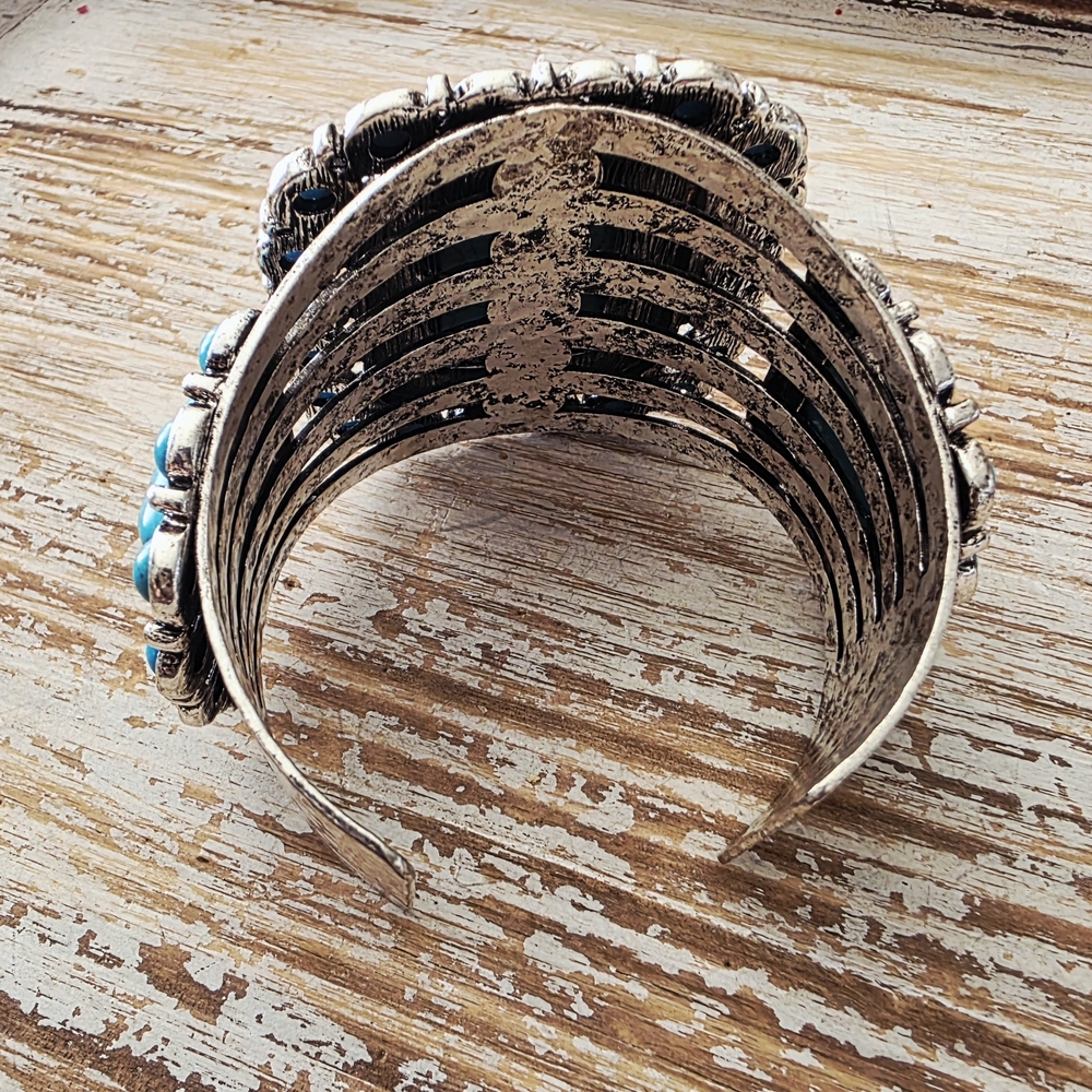 🩵Turquoise Statement Bracelet - Picture 6 of 6